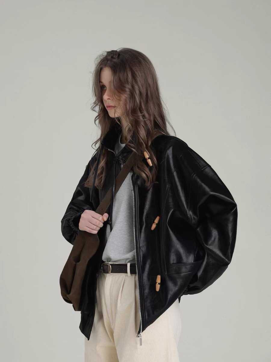 Cool Girl Black Leather Jacket with Toggle Buttons and Stand Collar - 图片 3
