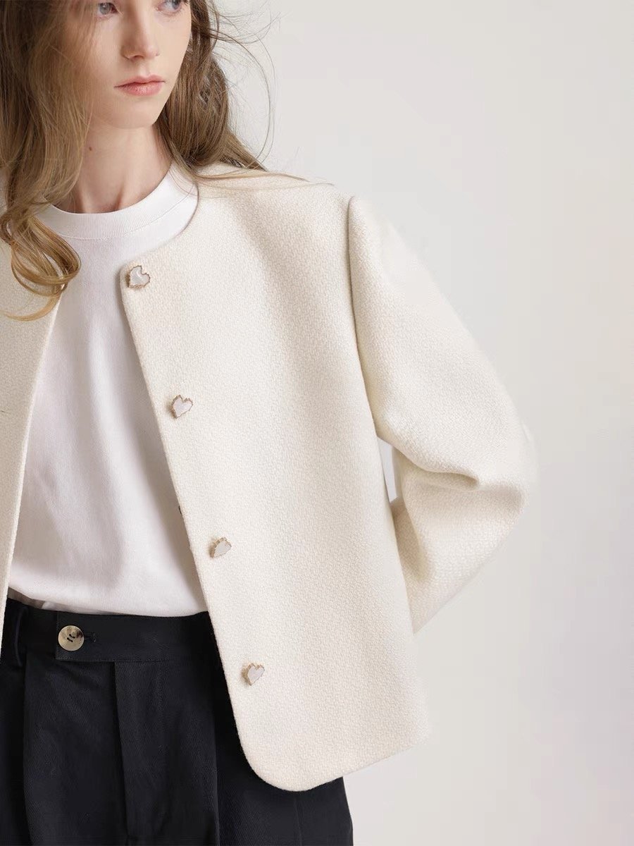 Unique Minimalist Heart-Shaped Button Blazer - 图片 3