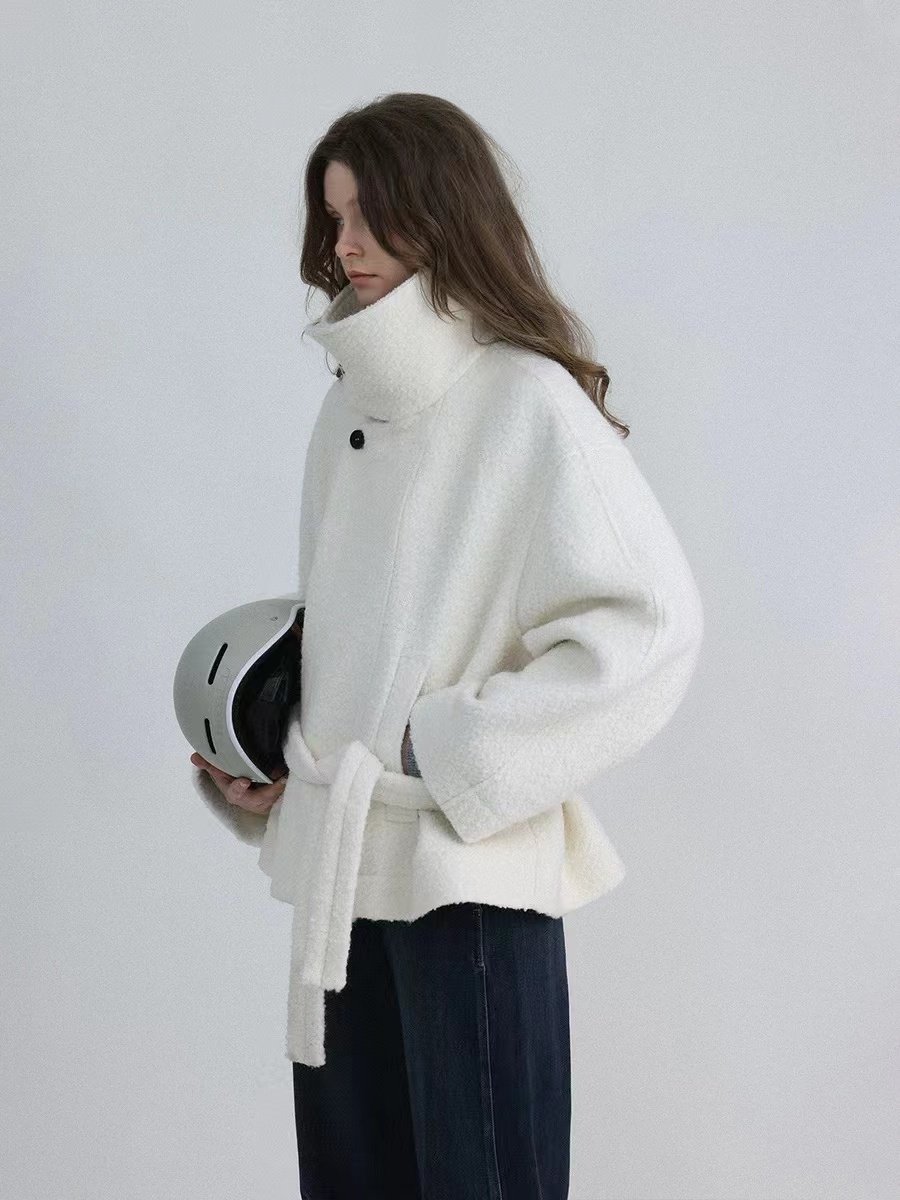 High-Neck Vintage Coat with Oversized Lapel Short Jacket - 图片 2