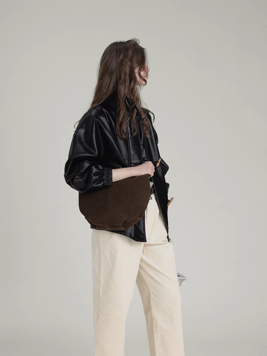 Cool Girl Black Leather Jacket with Toggle Buttons and Stand Collar - 图片 4