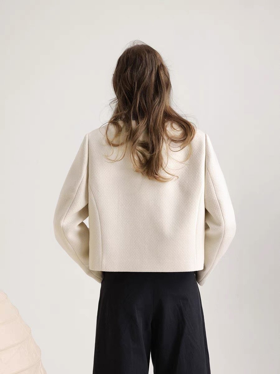 Unique Minimalist Heart-Shaped Button Blazer - 图片 2