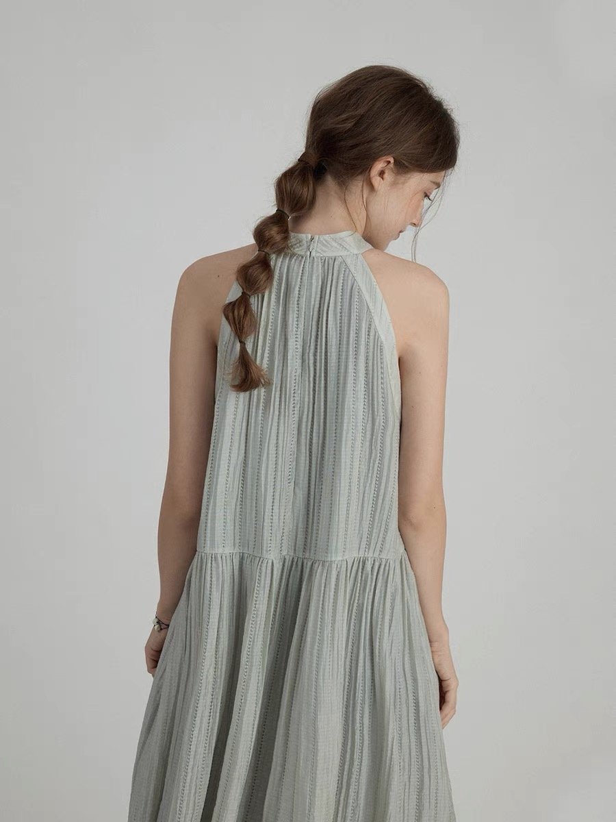 Gentle Halter Neck Swing Dress - 图片 2